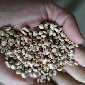 玉米芯垫料 芦丁鸡玉米芯宠物垫料 芦丁鸡仔的造景用品垫材木屑颗